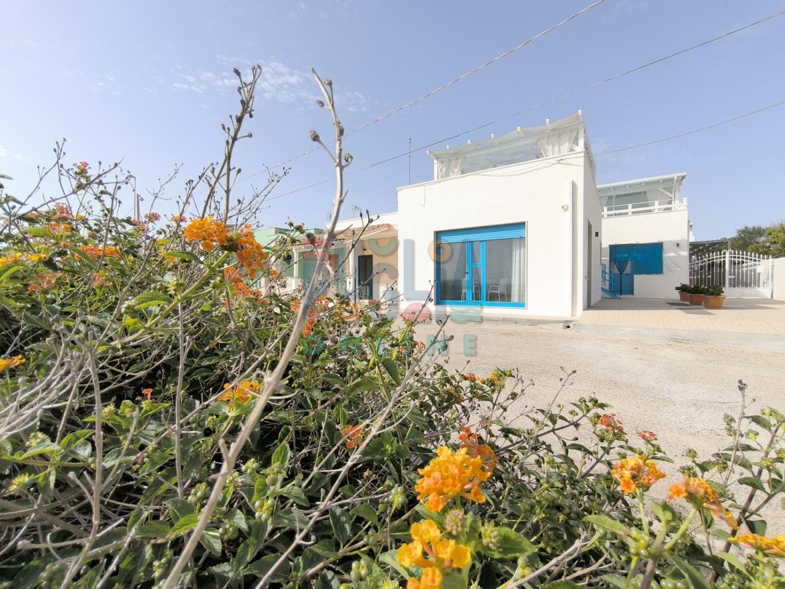 Bilocale Blue House Fronte Mare, A Posto Rosso Apartamento Capilungo Exterior foto